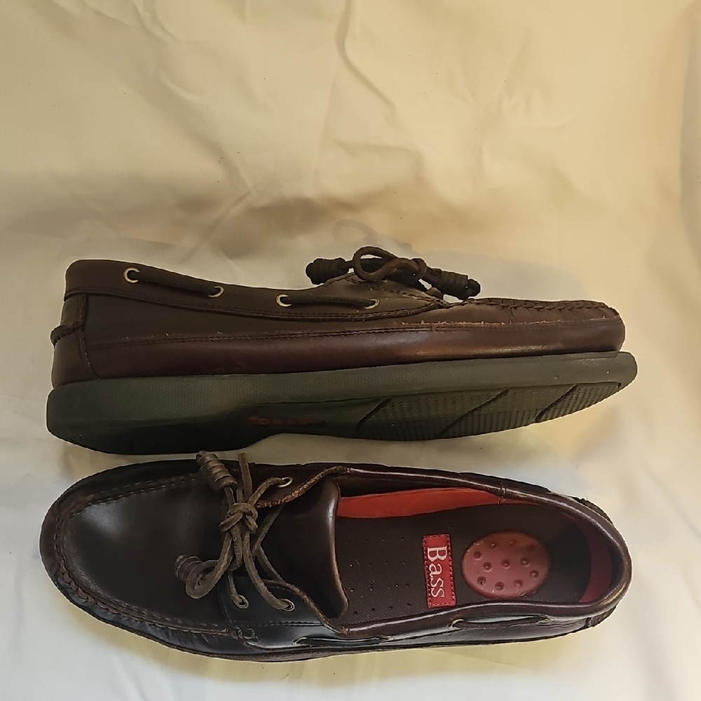 Bass Brown Boat Shoes with Leather Laces and Rubber Soles